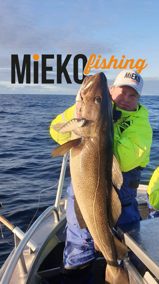 Mieko Fishing personal fångar en trosk i Norge med Outside Travels